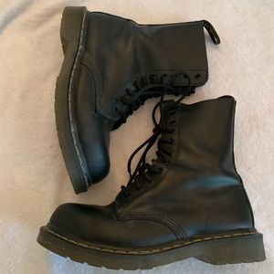 Doc Martins 8761 BXB LEATHER MID CALF BOOTS